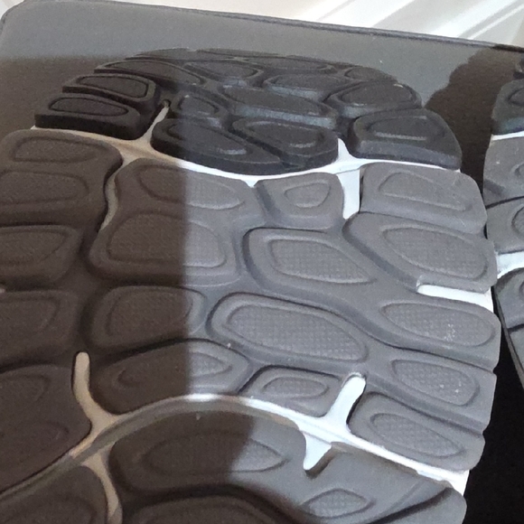 New Balance Fresh Foam X 880 Black and Gray Sneakers Brand New With No Tags - Picture 7 of 13